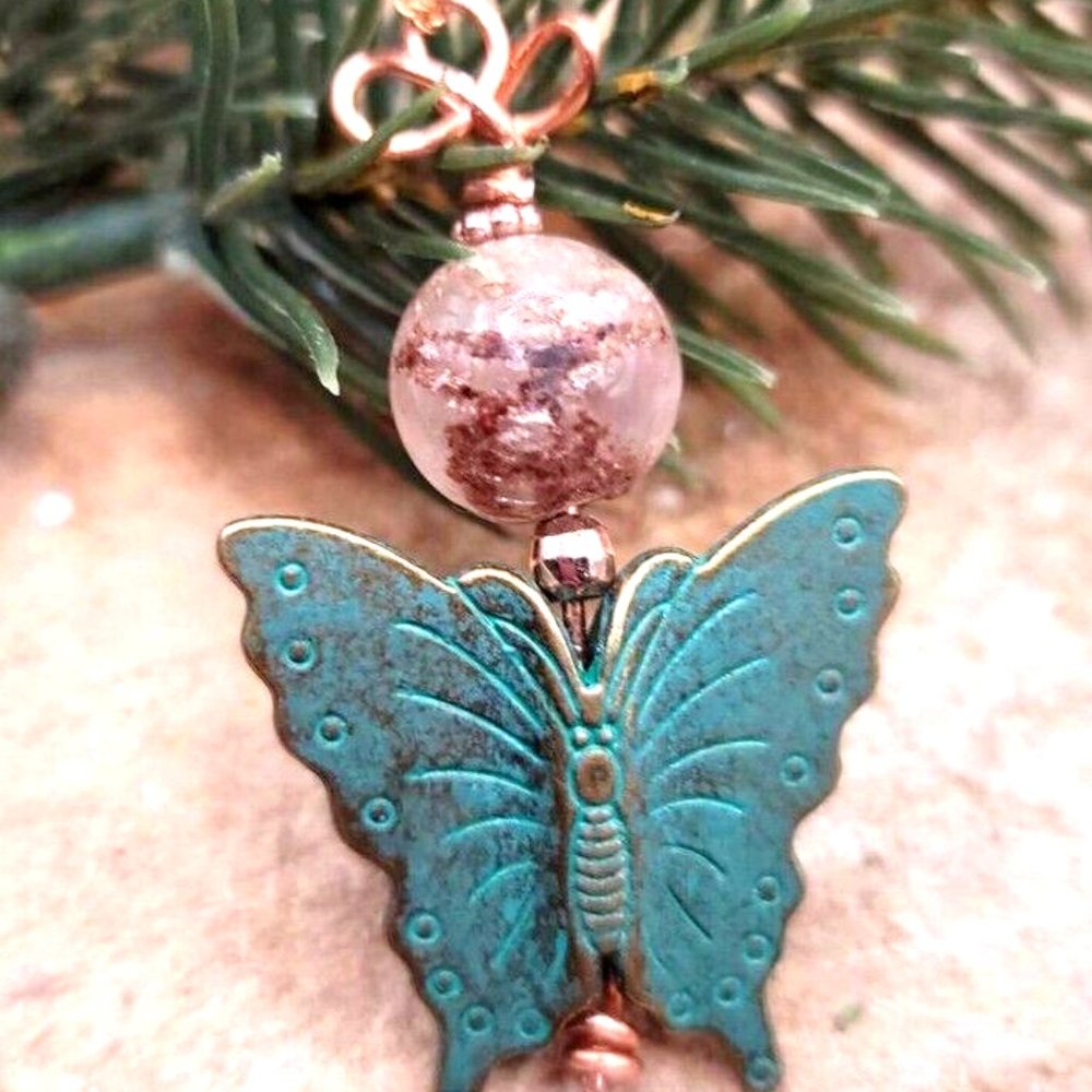 Unique Nature Plum Blossom Rutilated Bead With Bass Butterfly Pendant Necklace